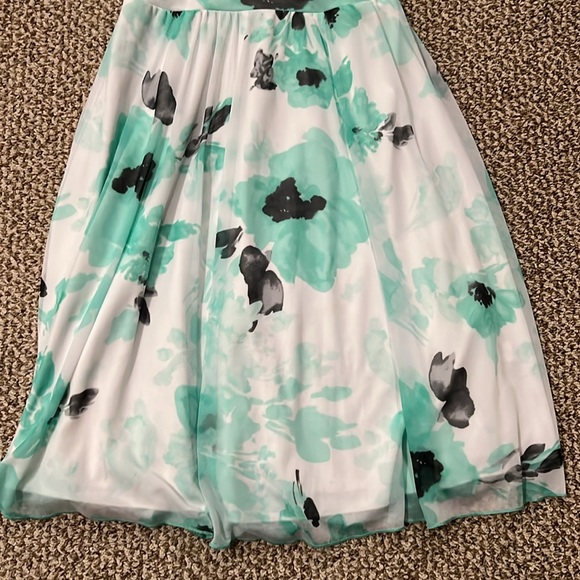 Maurice’s light green and white size small dress - Picture 3 of 6